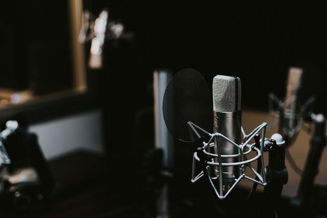 Sorriso autentico: il talk radiofondico per sorridere